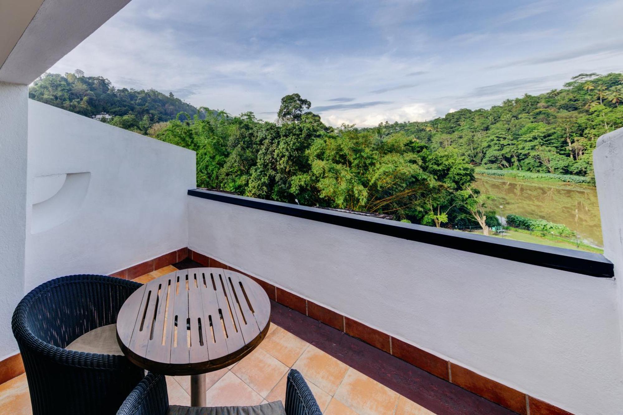 Cinnamon Citadel Hotel 4*