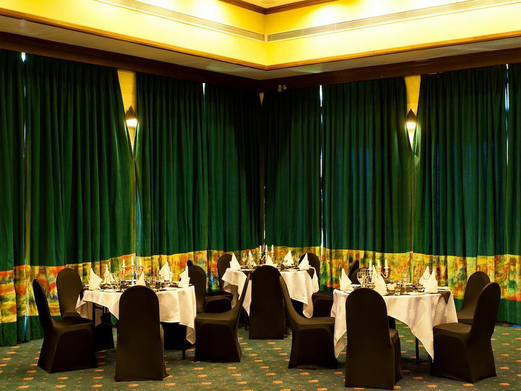 Отель Cinnamon Citadel 4*